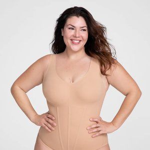 NWT Medium Honeylove Boldness Bodysuit in Sand